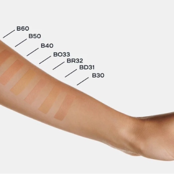 CHANEL Les Beiges Water-Fresh Concealer - Picture 6 of 8